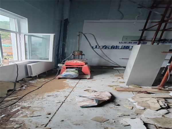 腾冲地基基础下沉墙体裂缝加固注浆顶升施工